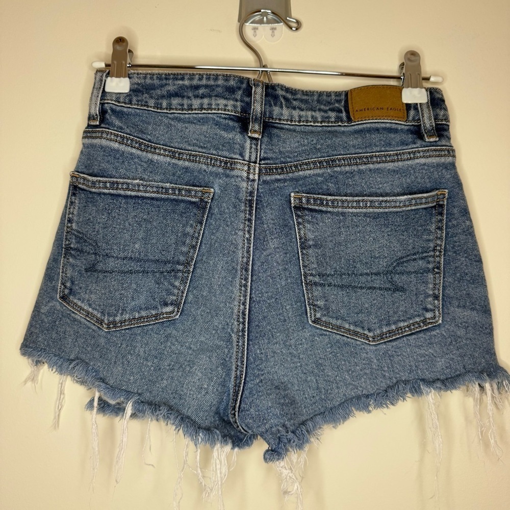 AMERICAN EAGLE Mom Short Distressed Cutoff Summer High Waisted Light Wash Shorts - Picture 5 of 9